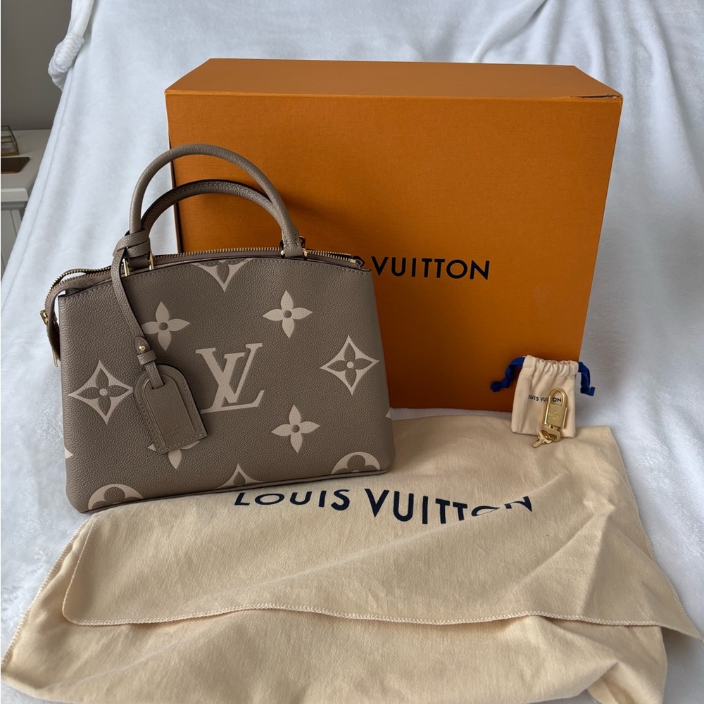 Louis Vuitton Petit Palais Empreinte Leather-the lock is no longer available - Picture 14 of 16